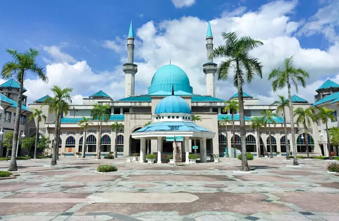 Study at the International Islamic University Malaysia (IIUM) from Bangladesh